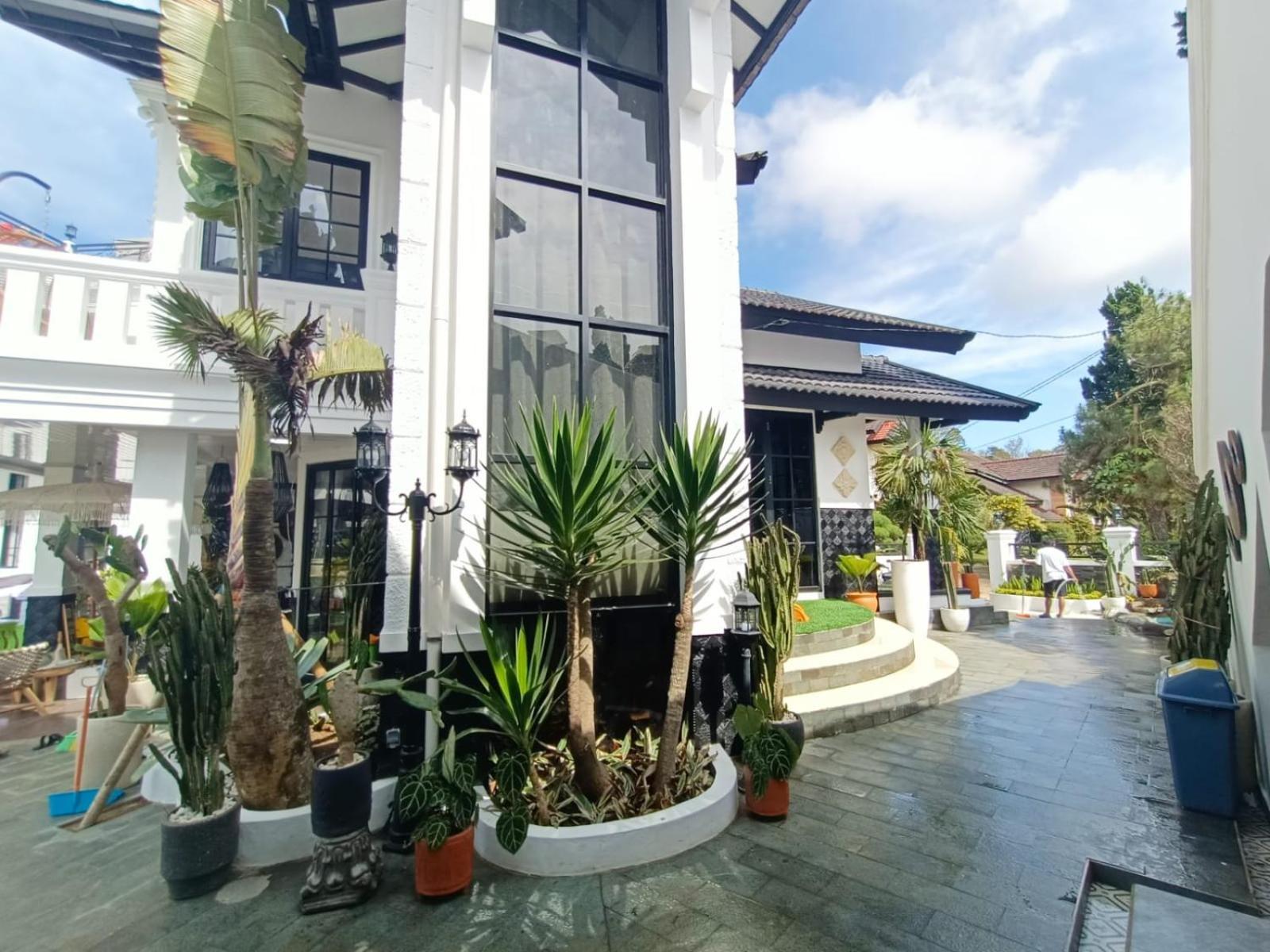 Villa Kota Bunga Malini 10 Cikundul 外观 照片