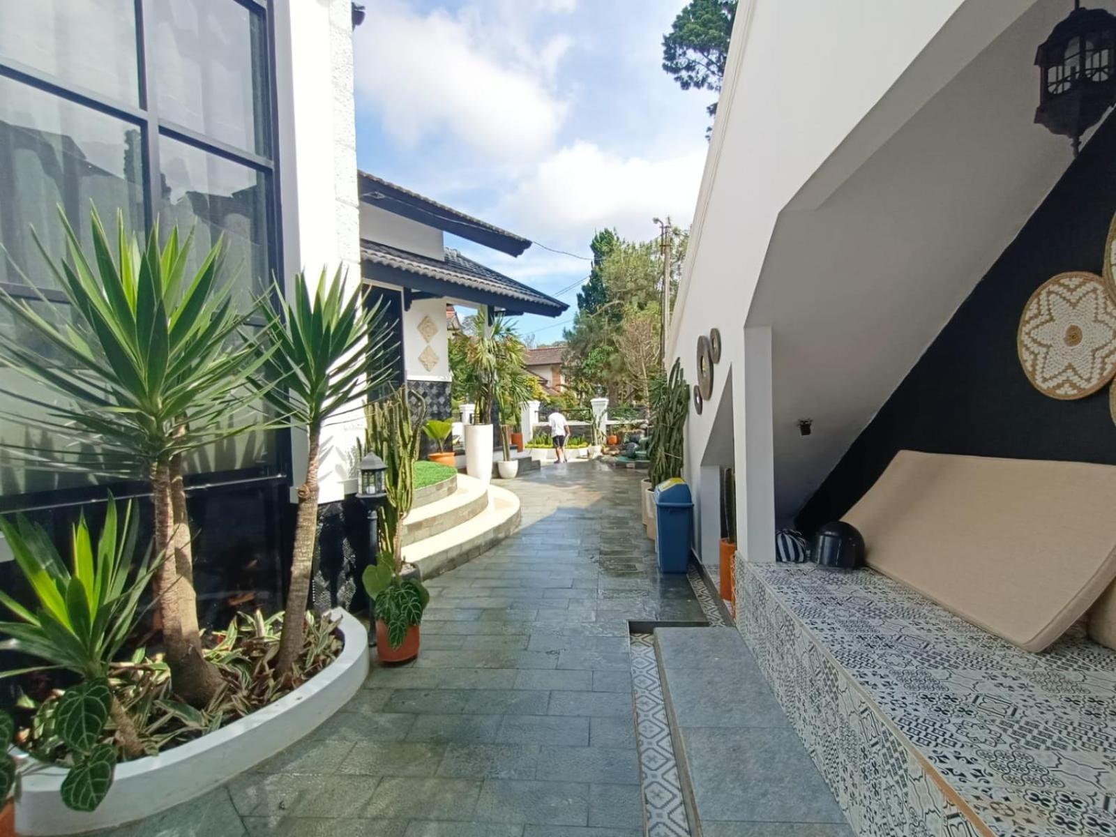 Villa Kota Bunga Malini 10 Cikundul 外观 照片