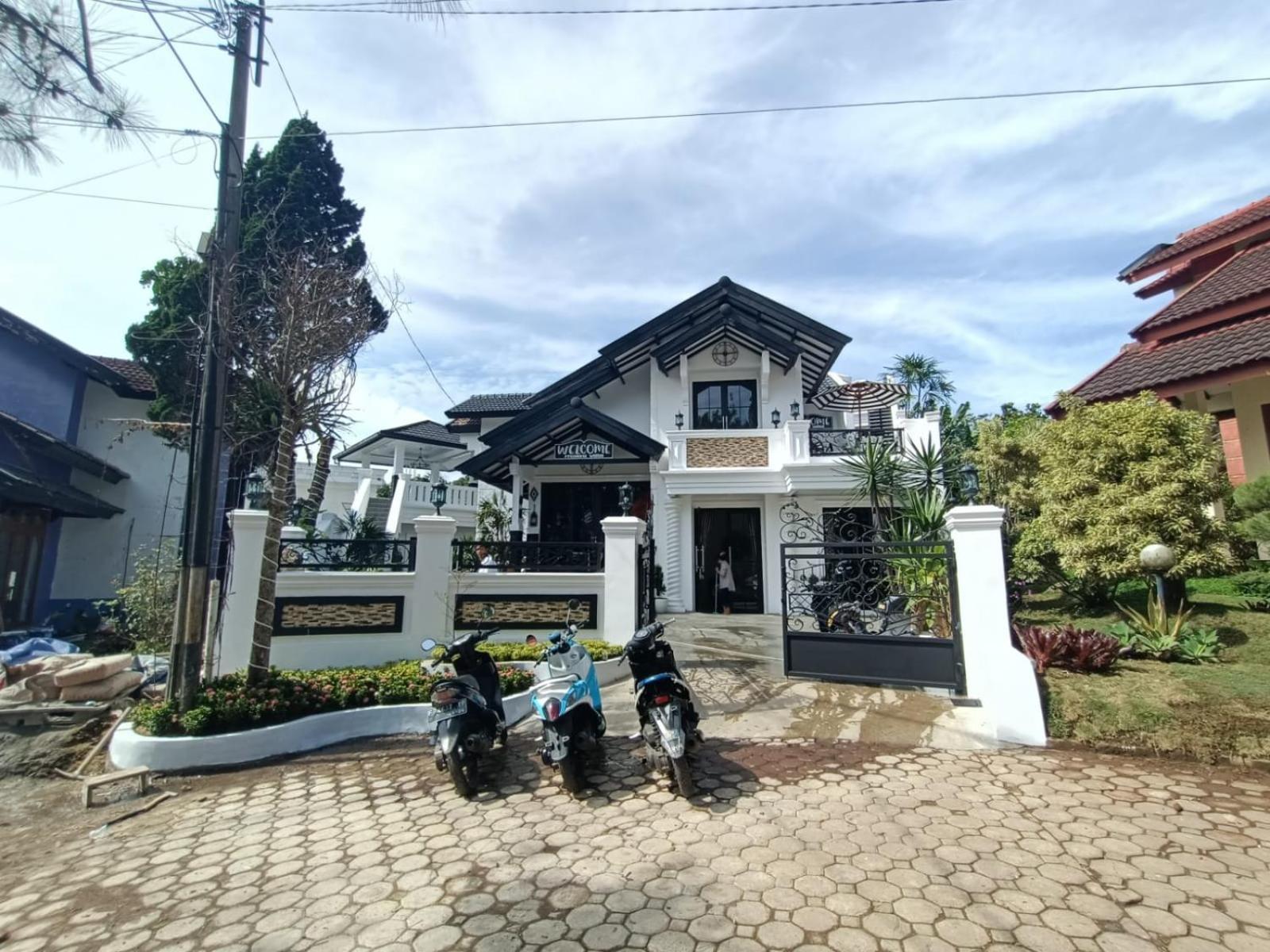 Villa Kota Bunga Malini 10 Cikundul 外观 照片